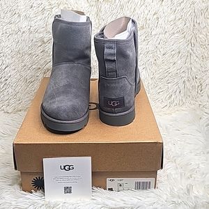 UGG - Cory II Genuine Shearling lined boot - Charcoal - Women's size 6